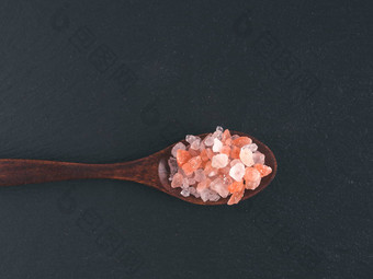 喜玛拉雅粉红色的盐晶体