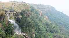 哇粗鲁瀑布乞拉朋齐梅加拉亚邦印度他们会分层瀑布下降陡峭的岩面薄流水滴喉咙惊人的美周围峡谷考虑到