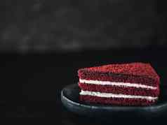 一块红色的天鹅绒蛋糕完美的纹理