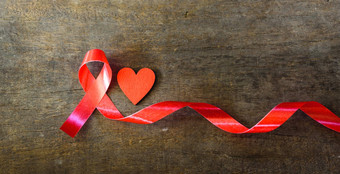 红色的丝带支持<strong>艾滋病</strong>毒<strong>艾滋病</strong>红色的心