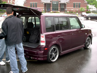 紫色的车