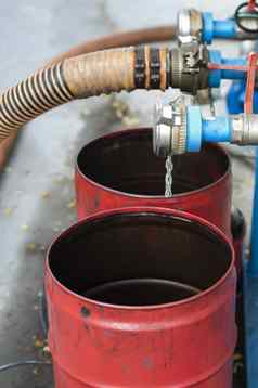卡车软管燃料站泵石油桶