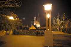 萨格勒布大教堂城市景观晚上视图上小镇