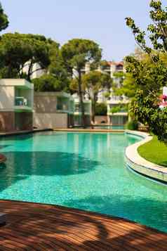 酒店海人工湖休闲旅行旅游湖游泳池蓝色的水