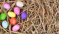 色彩斑斓的鸡蛋复活节假期形成左手边境湿