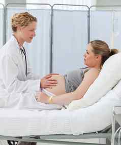 护士让人安心怀孕了病人