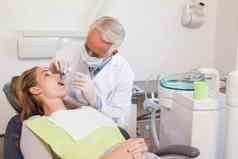 牙医检查病人牙齿牙医椅子