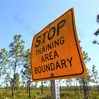 停止培训区域边界标志