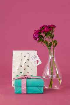 礼物盒子纸袋花花瓶
