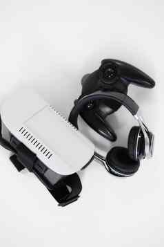 操纵杆虚拟现实耳机耳机白色背景