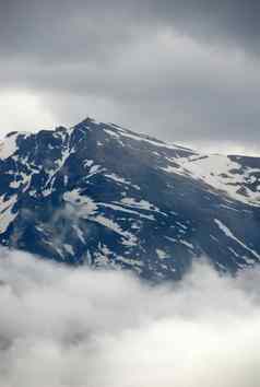 snowcovered高山波兰