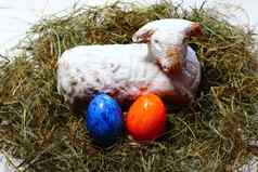 复活节羊肉稻草复活节鸡蛋