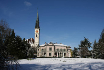 冬天公共公园教堂占瑞士