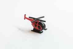 小色彩斑斓的直升机玩具孤立的白色背景空气旅行直升机概念