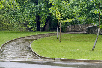 石头桥行人路径比斯特里察河雨rila公园小镇杜普尼察
