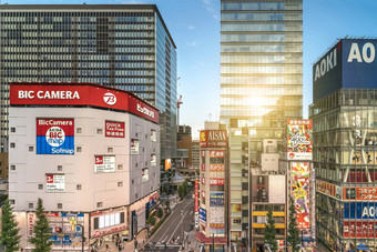 空中日落视图秋叶原穿越十字路口