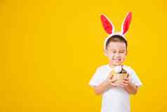 孩子们男孩微笑站快乐兔子耳朵复活节