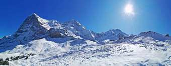 峰瑞士grindelawld雪山蓝色的天空