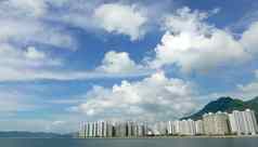 在香港香港住宅建筑城市景观Cloudscape蓝色的天空