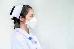 护士穿面具保护冠状病毒科维德