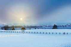 冬天景观早期早....光降雪火车