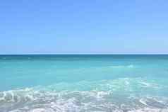 蓝色的海洋水波海滩海岸