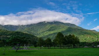 山背景鲤鱼湖风景优美<strong>的</strong>区域Hualien<strong>台湾</strong>