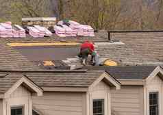 屋面承包商删除带状疱疹屋顶准备好了reroofing