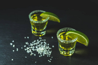 墨西哥黄金龙舌兰酒拍摄石灰盐