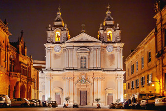 照亮大都会大教堂圣保罗一般保罗的大教堂姆迪纳大教堂晚上视图罗马天主教大教堂姆迪纳马耳他