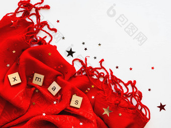 圣诞节一年背景明亮的红色的围巾词圣诞节五彩纸屑白色背景折叠温暖的附件复制空间