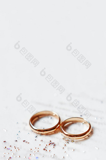 金婚礼环纸邀请闪亮的莱茵石婚礼细节象征爱婚姻