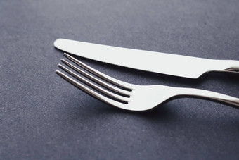 叉刀银餐具表格装饰简约设计饮食