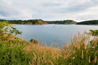 普吉岛岛全景视图海湾航行游艇泰国