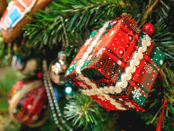 手使装饰圣诞节树装饰使格子呢织物亮片一年庆祝活动