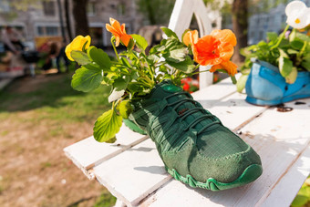 有趣的街装饰画靴子植物花内部鞋子花锅莫斯科俄罗斯