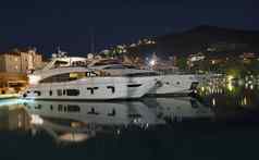 海码头昂贵的游艇港口布德瓦黑山共和国