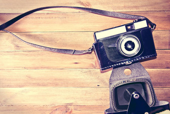 复古的古董相机木背景