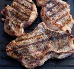 烤猪肉里脊肉肋骨美味的食物五香肉
