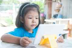 亚洲女孩学习在线玩游戏在线首页