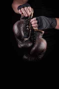 运动员黑色的统一的持有古董皮革拳击glov
