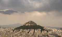 利卡维多斯山上升雅典狂风暴雨的一天
