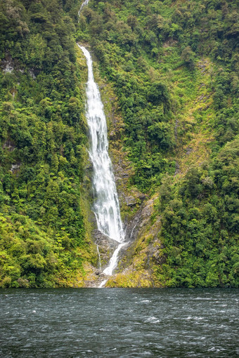 瀑布怀疑声音峡湾国家公园新西兰