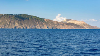 <strong>火山岛</strong>海