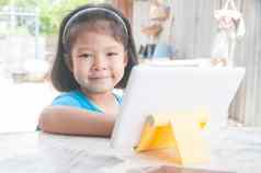 亚洲女孩学习在线玩游戏在线首页