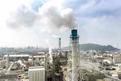 空中视图工业区域化学植物吸烟鸟