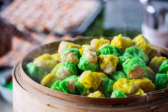 中国人蒸饺子街食物著名的芭堤雅