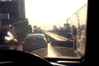 脏挡风玻璃<strong>污染汽车</strong>玻璃脏室内视图车