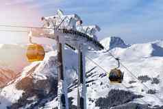 滑雪度假胜地贡多拉电梯小屋滑雪场滑雪度假胜地