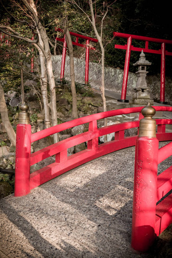 古老的<strong>日本神社</strong>